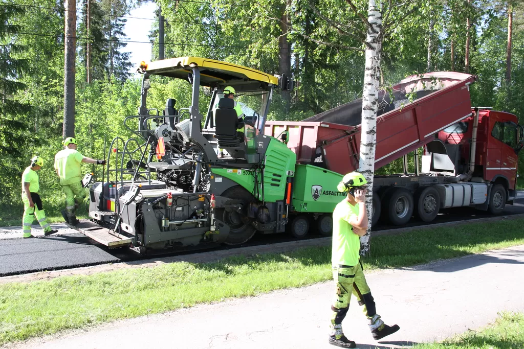 Asvalttikoneet alkavat olla harvinainen näky Orimattilassa.