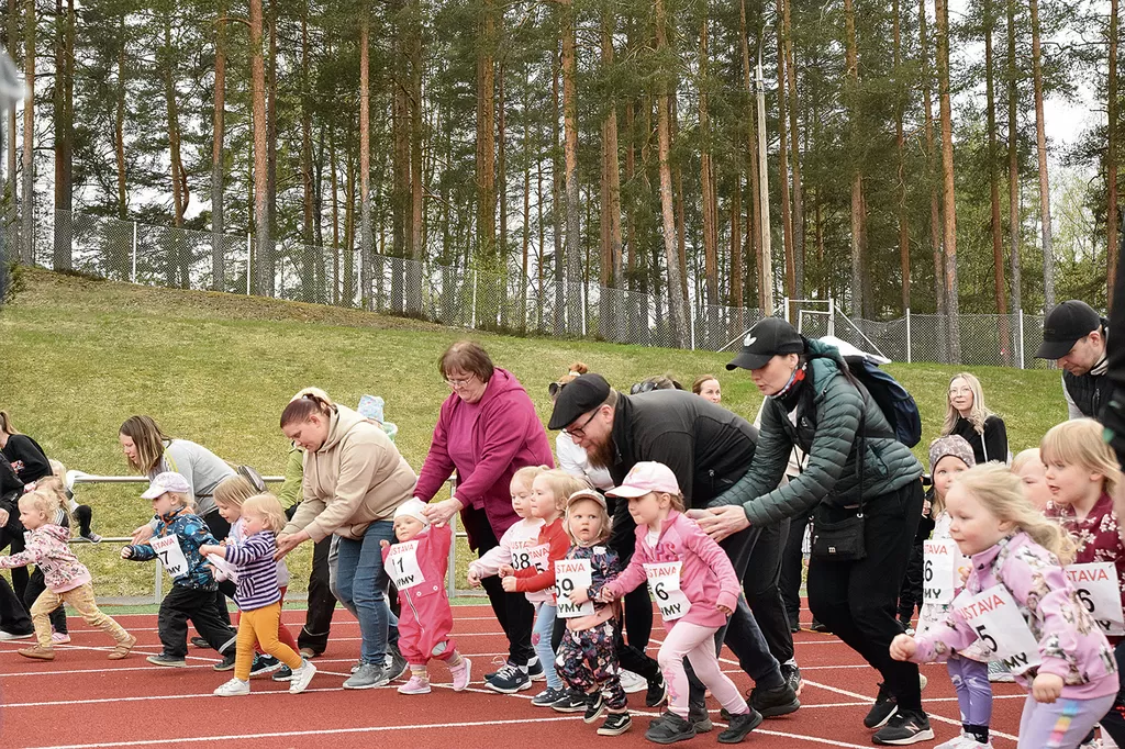 Neljävuotiaiden tyttöjen lähtö avasi Vipusen vipellyksen.